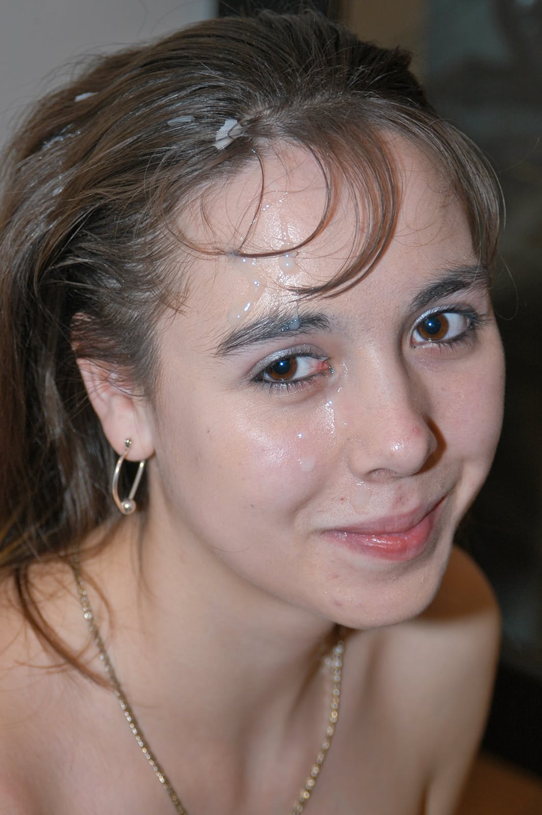 Amateur Teen ist im Porno Casting und erhält eine ordentliche Gesichtsbesamung